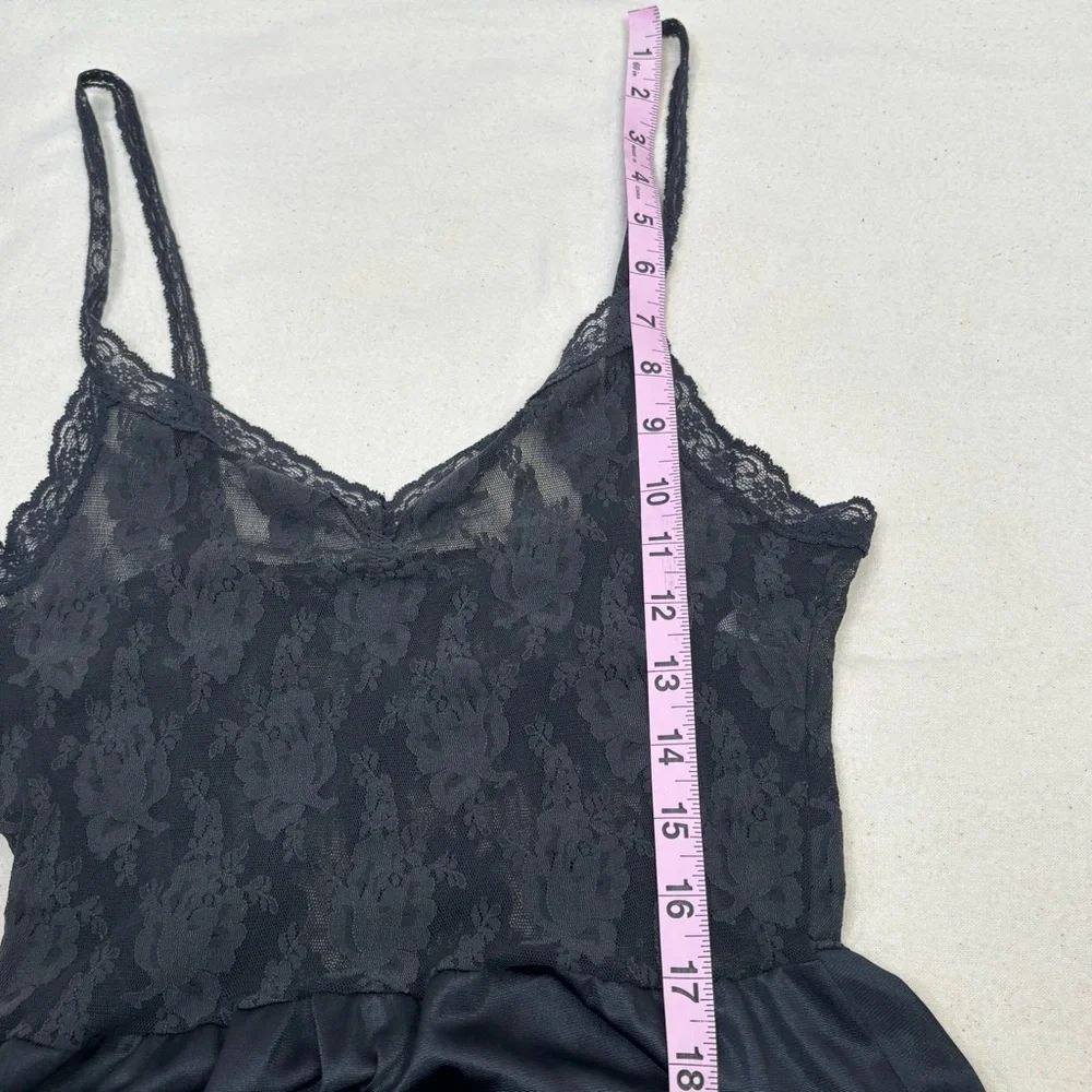 Vintage Vanity Fair Black Lace Nylon Slip Nightgown‎ Dress Lingerie Negligee 32